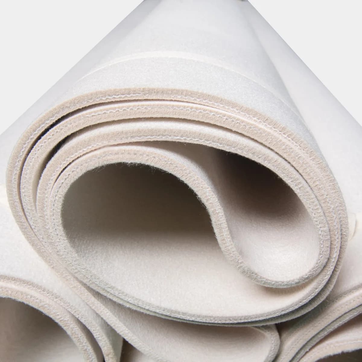 Edge and thickness of the calender felt